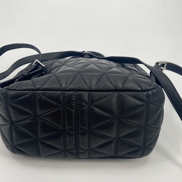 Sold❌❌NWT Michael Kors Black Vivianne quilted leather medium backpack - Picture 4 of 9